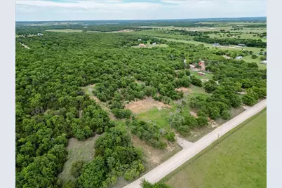 385 Hilltop Drive, Mineral Wells, TX 76067 - Photo 2