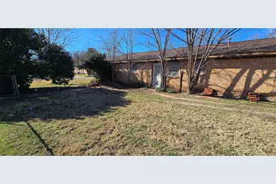 1705 11th Street, Mineral Wells, TX 76067 - Photo 4
