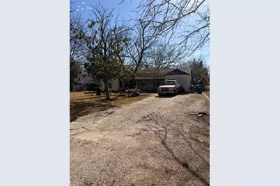 114 E Park Place Drive, Lancaster, TX 75134 - Photo 2