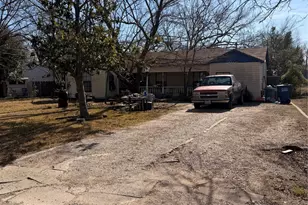 114 E Park Pl Dr, Lancaster, TX 75134 - Photo 2