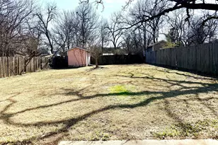 1954 E Booth St, Paris, TX 75460 - Photo 6