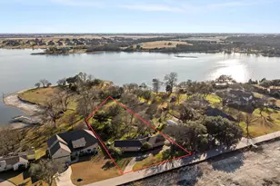 139 Lakeshore Dr, Waxahachie, TX 75165 - Photo 1