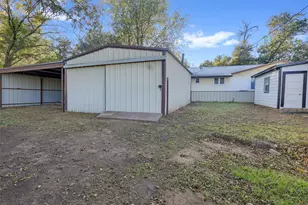611 W College St, Jacksboro, TX 76458 - Photo 30