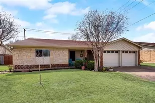 7529 Walnuthill Ct, Watauga, TX 76148 - Photo 1