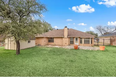 133 Springhill Drive, Hurst, TX 76054 - Photo 24