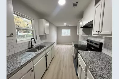 106 Timbercrest Drive, Mabank, TX 75156 - Photo 4