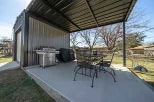 911 S Ave M Ave, Clifton, TX 76634 - Photo 12