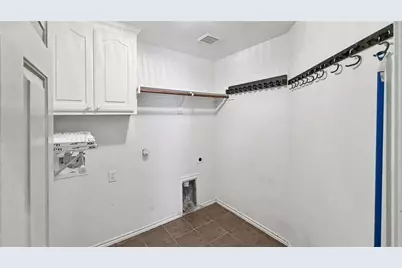 8530 Vista Grande Drive, Dallas, TX 75249 - Photo 26