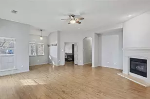 8530 Vista Grande Dr, Dallas, TX 75249 - Photo 6