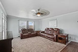 108 Harbor Dr, Runaway Bay, TX 76426 - Photo 8