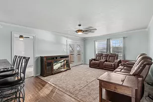 108 Harbor Dr, Runaway Bay, TX 76426 - Photo 6