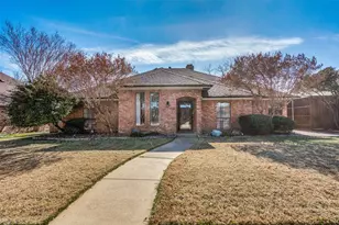 1520 Sugar Creek Dr, Carrollton, TX 75007 - Photo 1