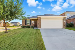 10101 Newtown Dr, Fort Worth, TX 76036 - Photo 2