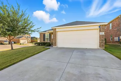 10101 Newtown Drive, Fort Worth, TX 76036 - Photo 2