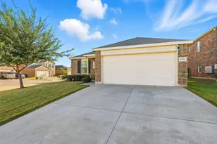 10101 Newtown Dr, Fort Worth, TX 76036 - Photo 2