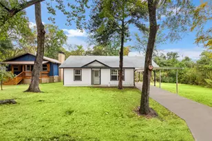 521 Hilltop Dr, Tool, TX 75143 - Photo 1