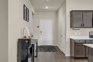 1924 Willow Crk Rd, Lancaster, TX 75146 - Photo 6