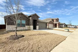 3920 Limestone Blf Dr, Celina, TX 75009 - Photo 2
