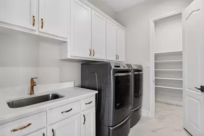 5704 Pine Valley Drive, Flower Mound, TX 75022 - Photo 32