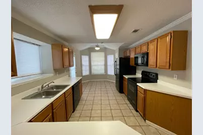 5205 Trailhead Drive, Arlington, TX 76013 - Photo 4