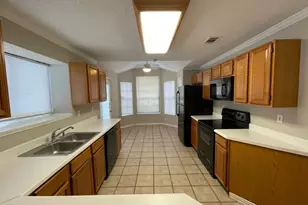 5205 Trailhead Dr, Arlington, TX 76013 - Photo 4