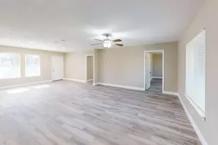 3625 Henry St, Greenville, TX 75401 - Photo 12