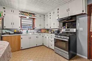 1210 E 4th St, Mt Pleasant, TX 75455 - Photo 10