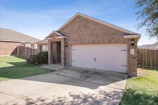 125 Dodge City Ct, Newark, TX 76071 - Photo 2