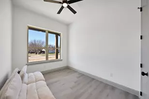 3401 S Hughes Ave, Fort Worth, TX 76119 - Photo 6