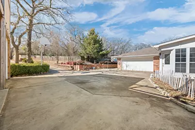 108 N Cliffside Drive N, Burleson, TX 76028 - Photo 4