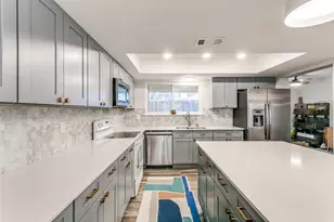 1225 Sleepy Hollow Ct, Grapevine, TX 76051 - Photo 10