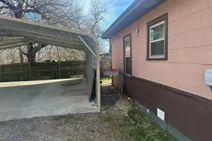 631 W Walker St, Denison, TX 75020 - Photo 8