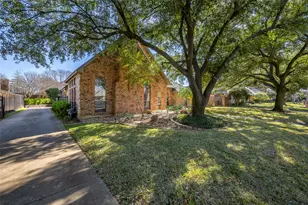 5105 Chad Dr, Arlington, TX 76017 - Photo 2