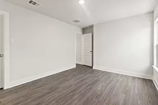 3921 Henley Ln, Garland, TX 75043 - Photo 32