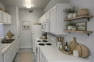 7126 Holly Hill Dr, Dallas, TX 75231 - Photo 2