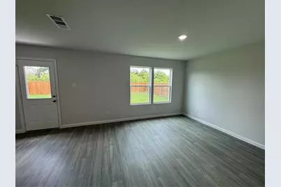 541 Tall Meadow Drive, Cleburne, TX 76031 - Photo 4