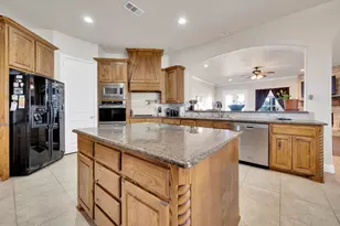 415 Breezeway Ct, Cedar Hill, TX 75104 - Photo 4