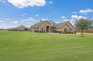 10909 Chriswood Dr, Crowley, TX 76036 - Photo 2