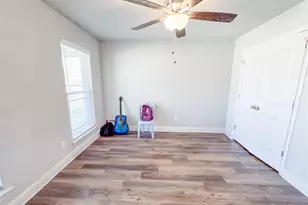 704 Nolan Dr, Sherman, TX 75092 - Photo 12