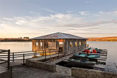 415 Emma Jean Trail, Iredell, TX 76649 - Photo 8