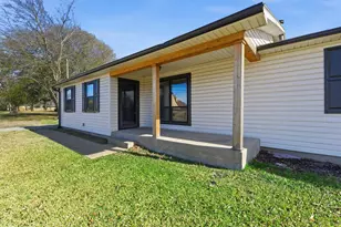 2805 Rex Cruse Dr, Sherman, TX 75092 - Photo 2