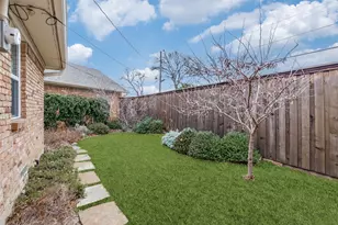 8518 Sweetwood Dr, Dallas, TX 75228 - Photo 22