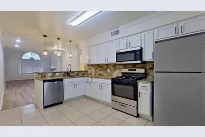 1004 Bridges Drive, Arlington, TX 76012 - Photo 10