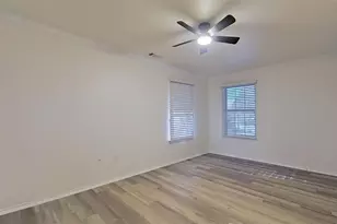 1004 Bridges Dr, Arlington, TX 76012 - Photo 14