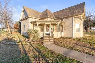 101 N 7th St, Krum, TX 76249 - Photo 4