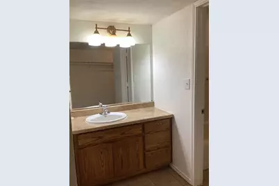 214 Locust Street S, Sulphur Springs, TX 75482 - Photo 8