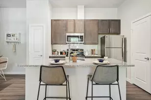 8200 Clarksprings Dr, Dallas, TX 75236 - Photo 2