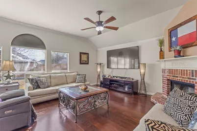 517 Acorn Court, Saginaw, TX 76179 - Photo 12