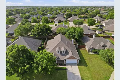 517 Acorn Court, Saginaw, TX 76179 - Photo 4