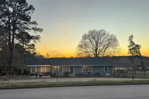 907 W Fordall St, Henderson, TX 75652 - Photo 2